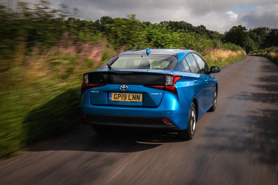  Toyota Prius 2019 года  (UK) (фото 29 из 37)